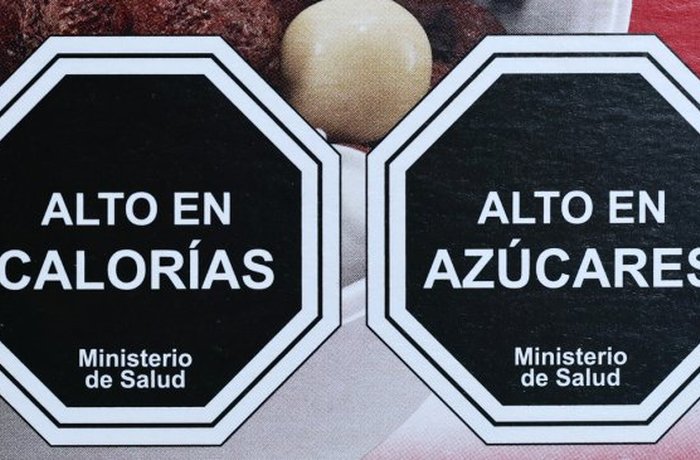 Ley etiquetado alimentos Chile MINSAL sellos negros